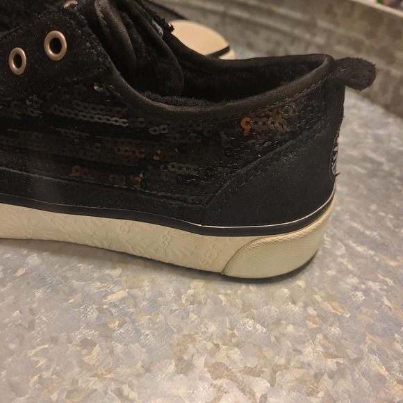 Womens Ugg Slip-on Shoes Size‎ 6 - Picture 4 of 11